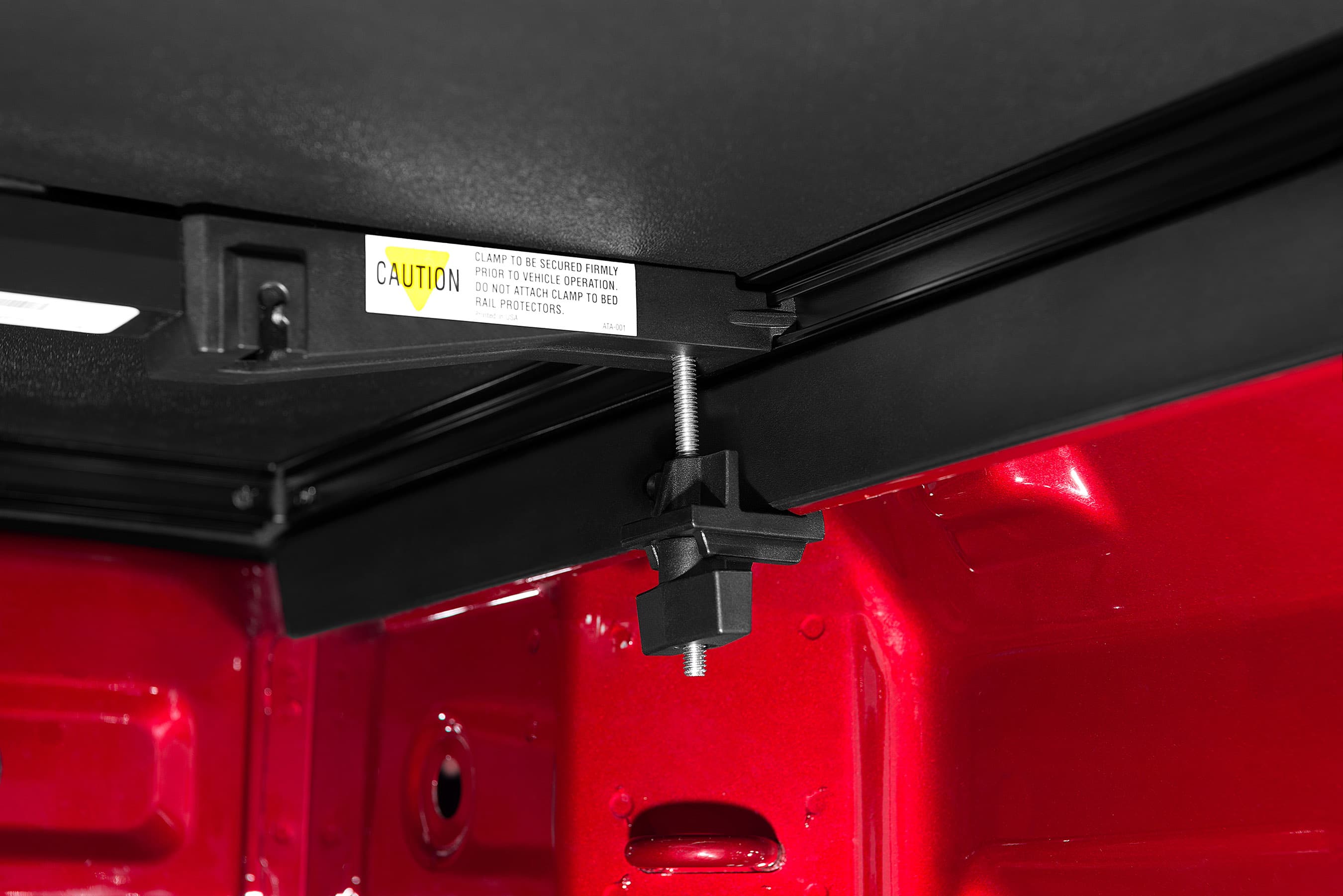 Lund - 969354 - Tonneau Cover image 5