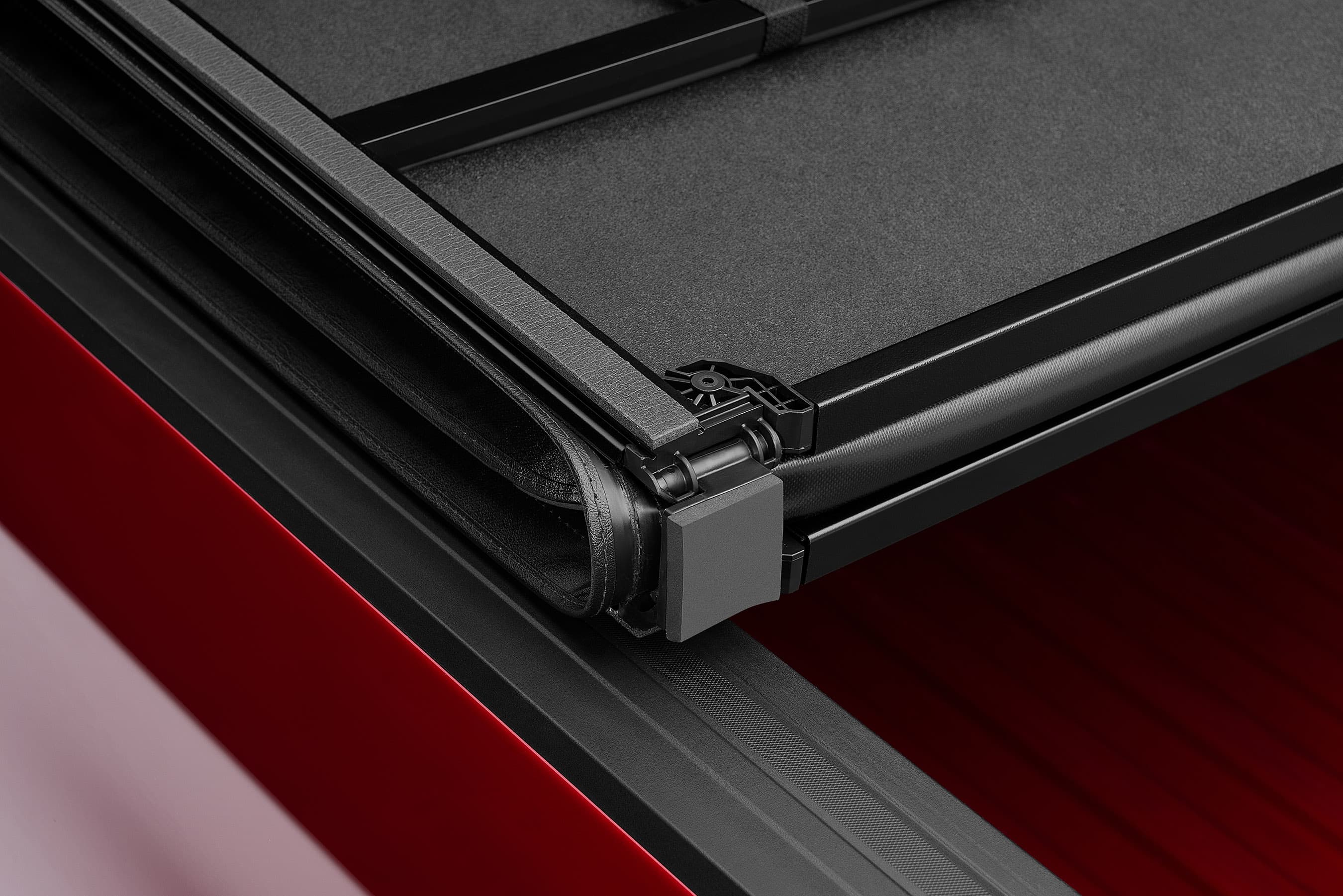 Lund - 969354 - Tonneau Cover image 6