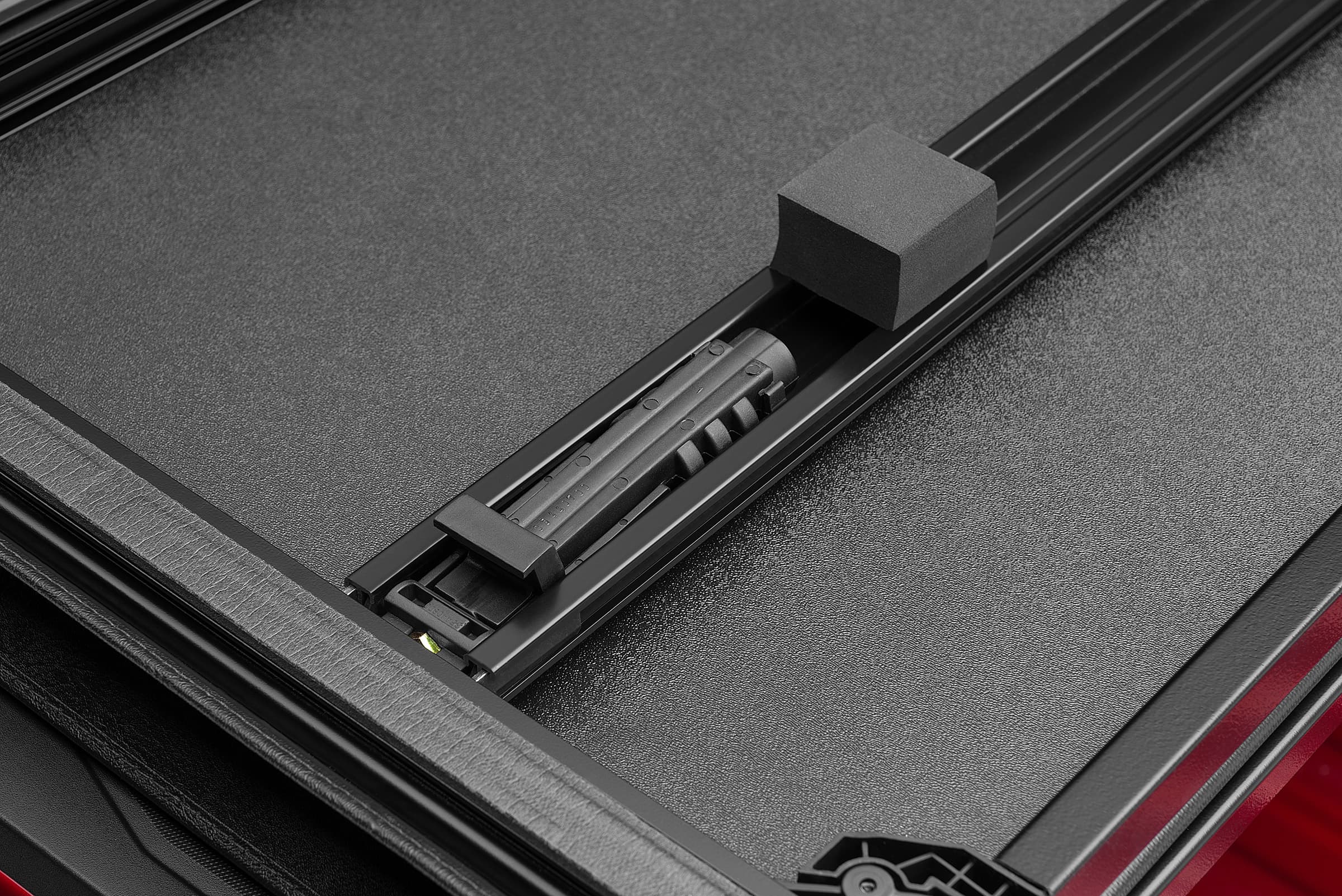 Lund - 969354 - Tonneau Cover image 7
