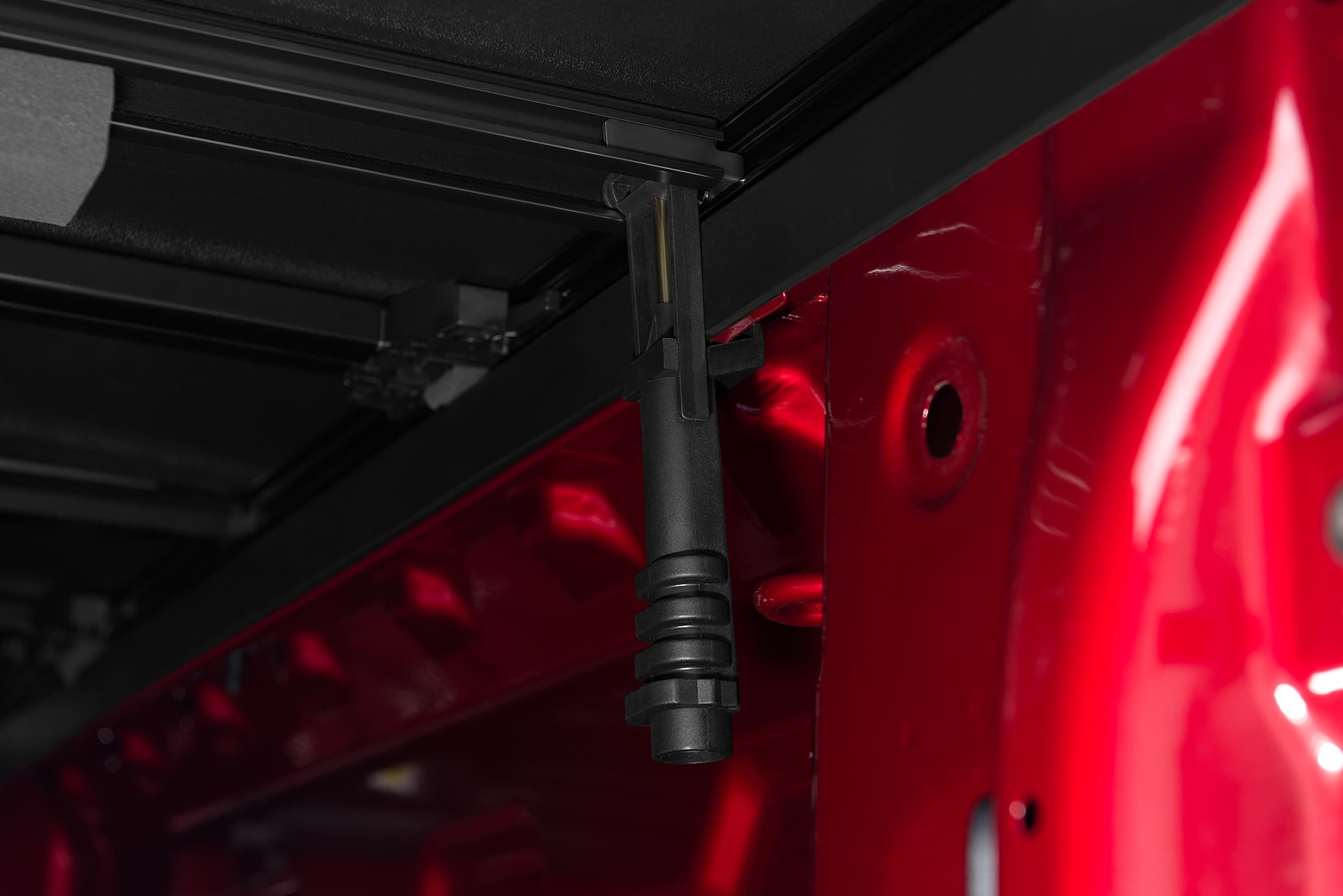 Lund - 969354 - Tonneau Cover image 9