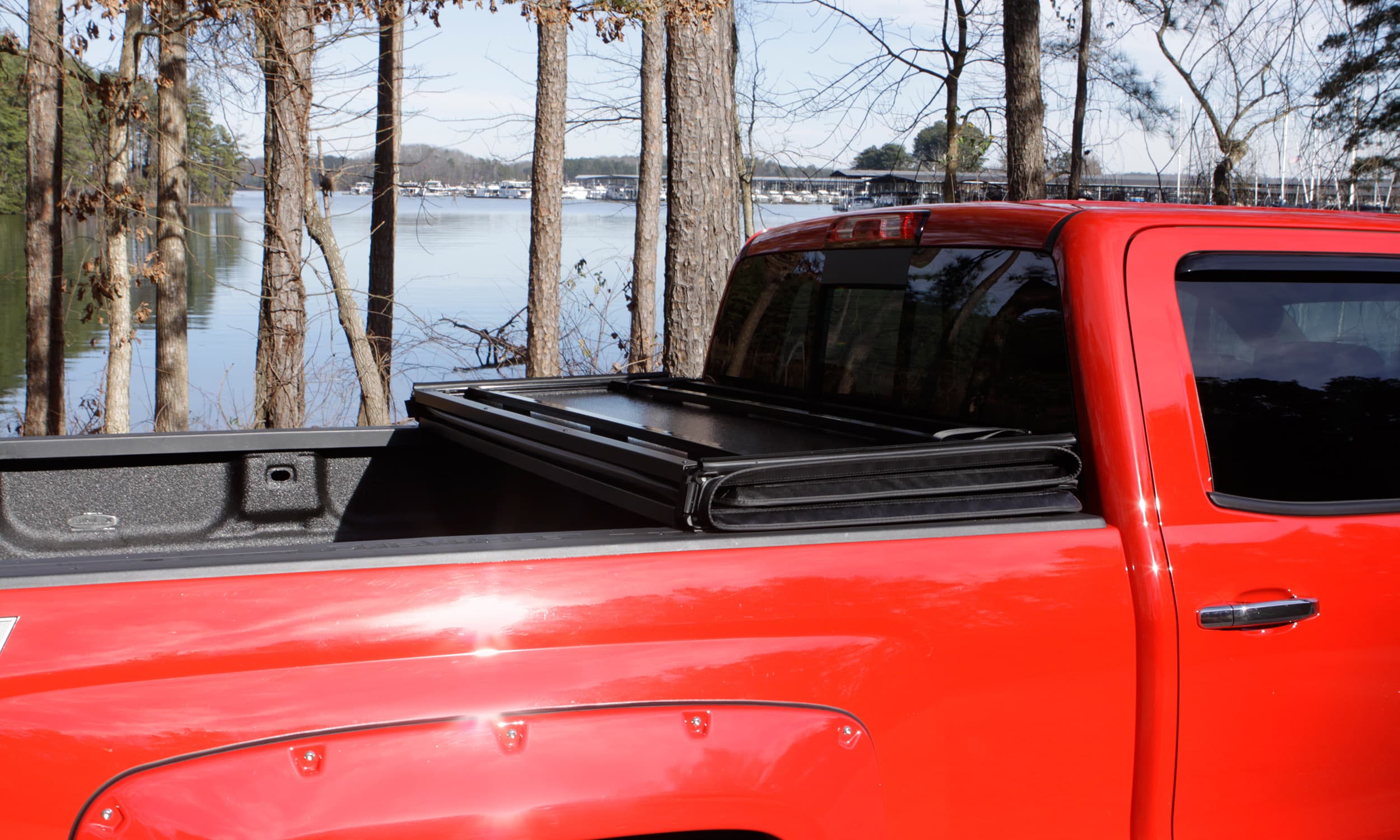 Lund - 969354 - Tonneau Cover image 3