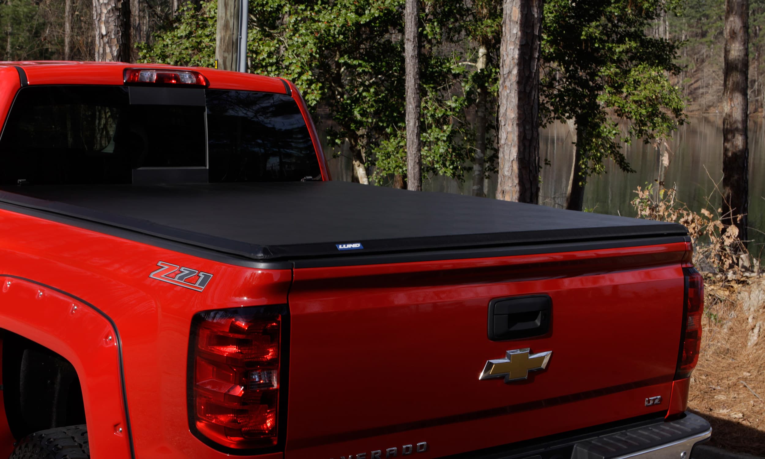 Lund - 969354 - Tonneau Cover image 4